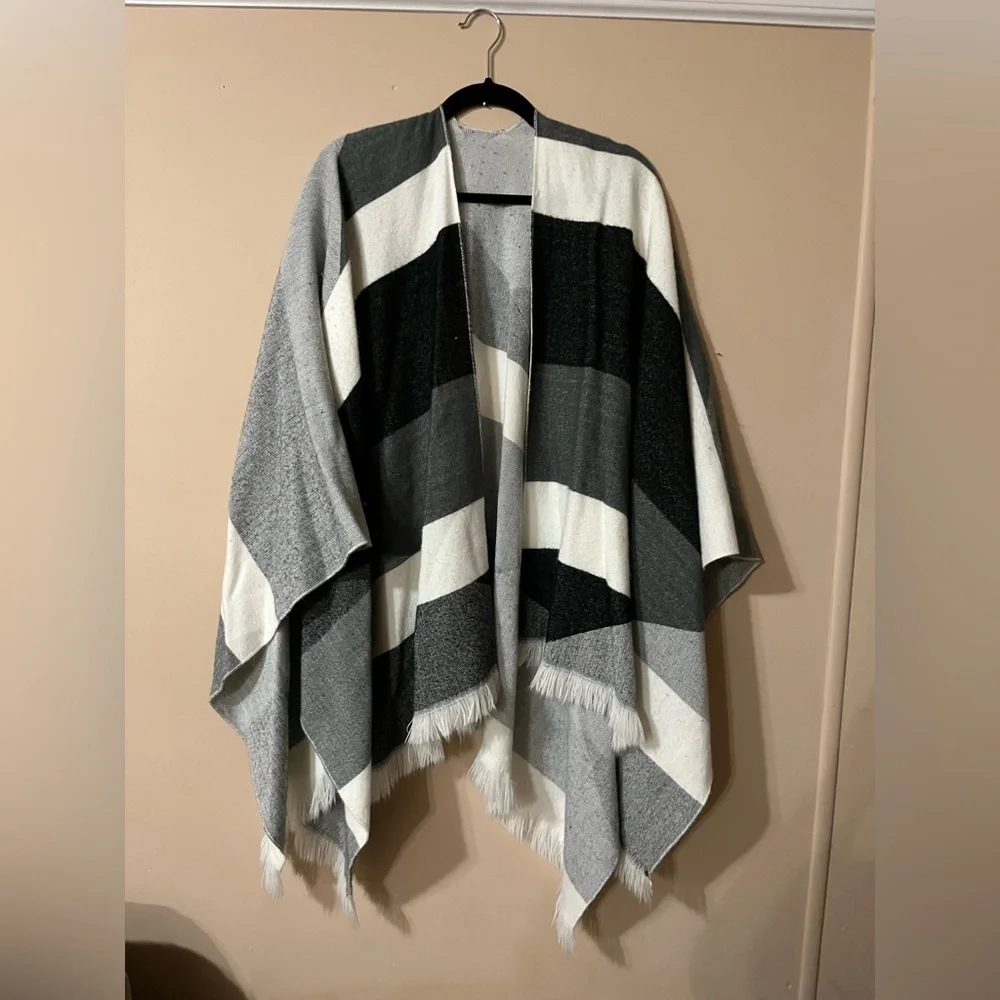 Elegant Black and Gray Oversized draped wrap-layering piece or stylish shawl - Picture 1 of 3